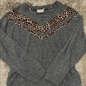 Daytrip Gray Sweatshirt with Leopard Print Accents